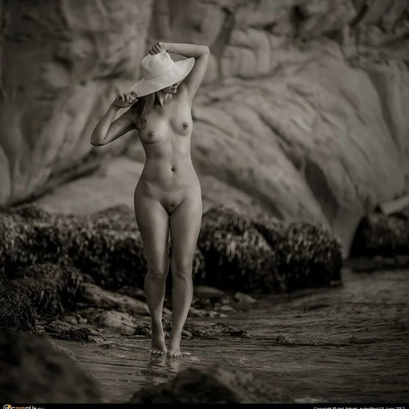 Professional photographers nude, Photographer in the style of nude, Woman in a hat