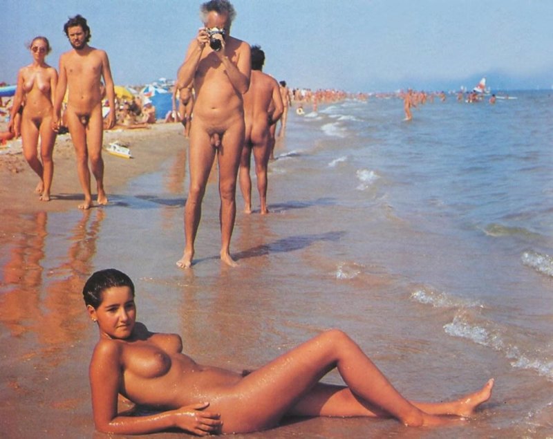 Erotic nudists, Naked girls on the beach retro, Beach for naked