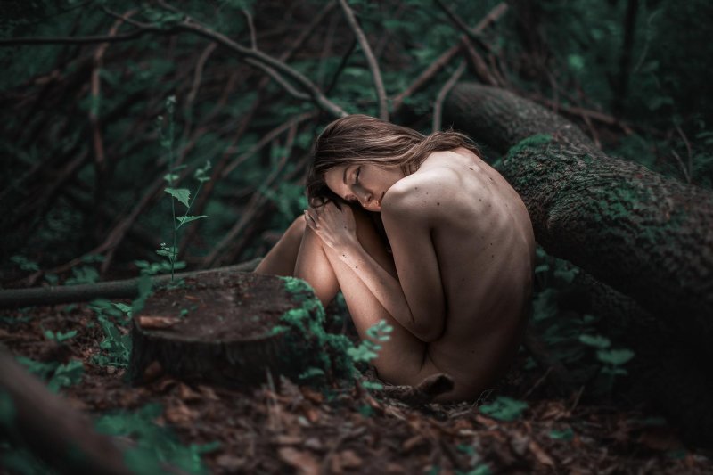Erotic photo shoot in the forest, Erotica in the forest, Naked girls in the forest