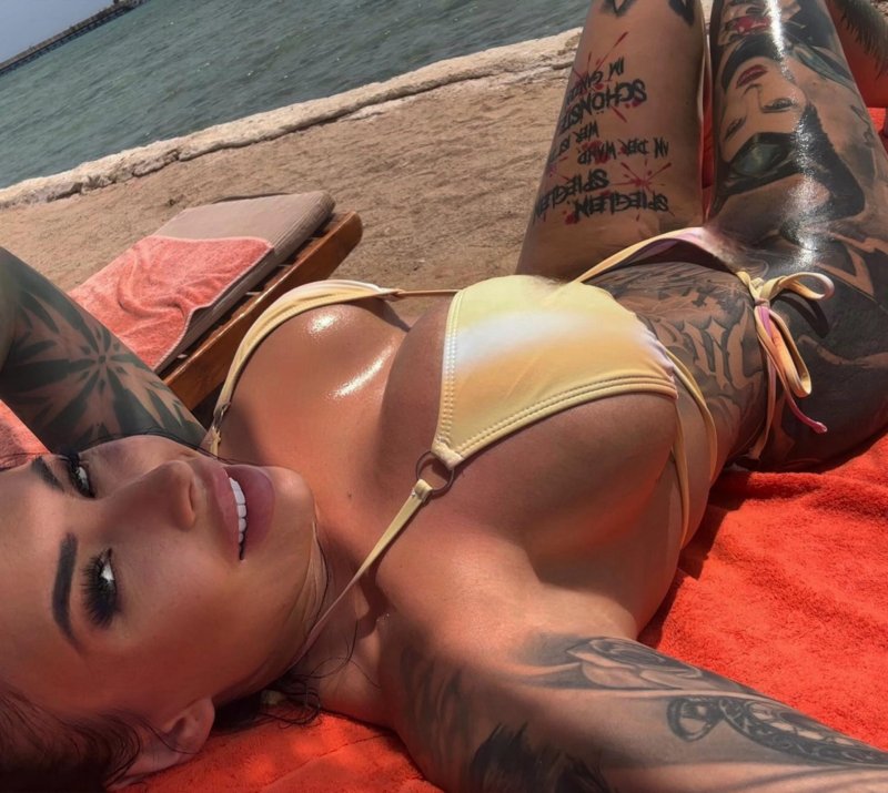 Girls with tattoos, Girl, Tattooed girl