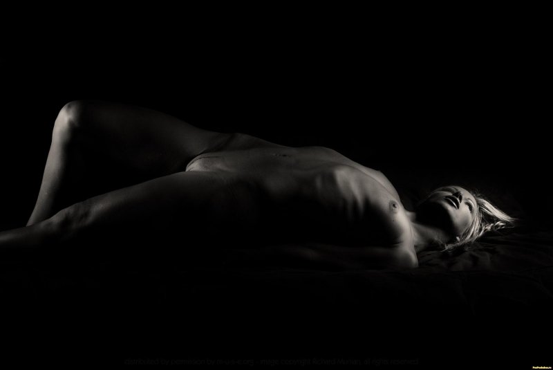 Naked in the dark, Naked body, Erotic in the dark