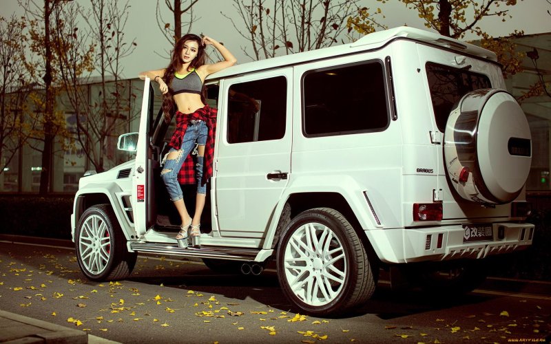 Gelendvagen G AMG with a girl, Mercedes G AMG and Girls, Mercedesbenz Gelendvagen and Girls