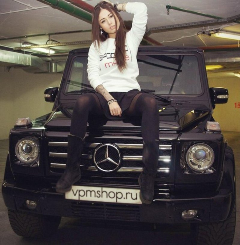 Gelik and girl, Gelendvagen Mercedes, Girl on Gelik