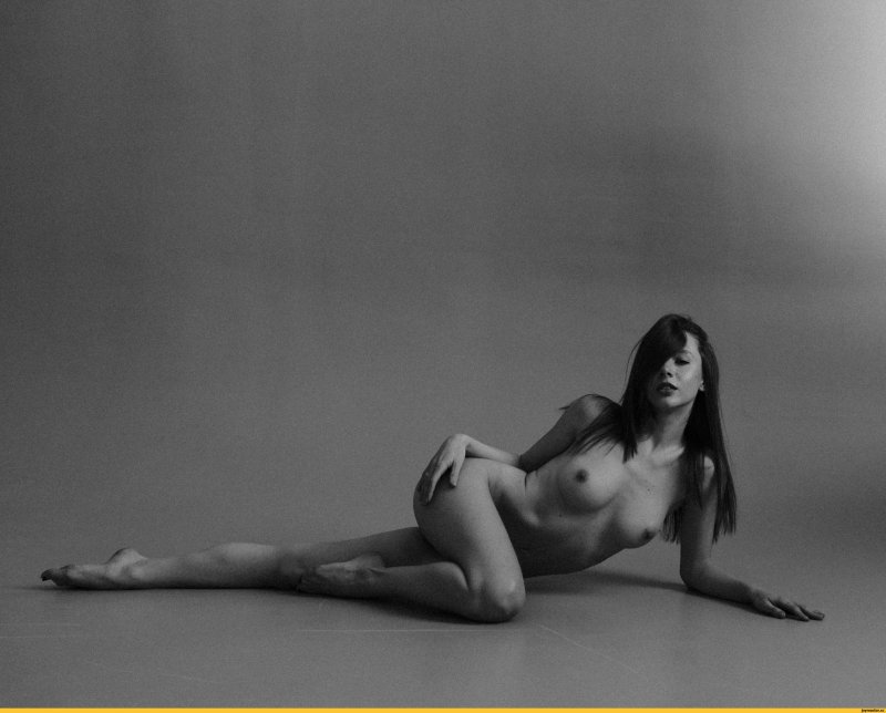 Erotic, Erotica nude, In the style of nude