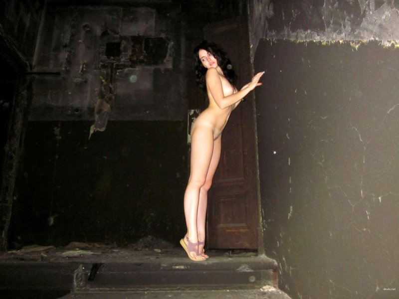 Erotic photo shoot in an abandonment, Frank erotica, Photo shoot in an abandonment