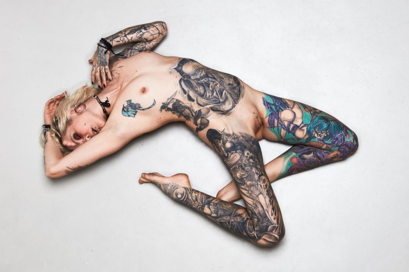 Girls with tattoos, Tattooed models, Model tattoo