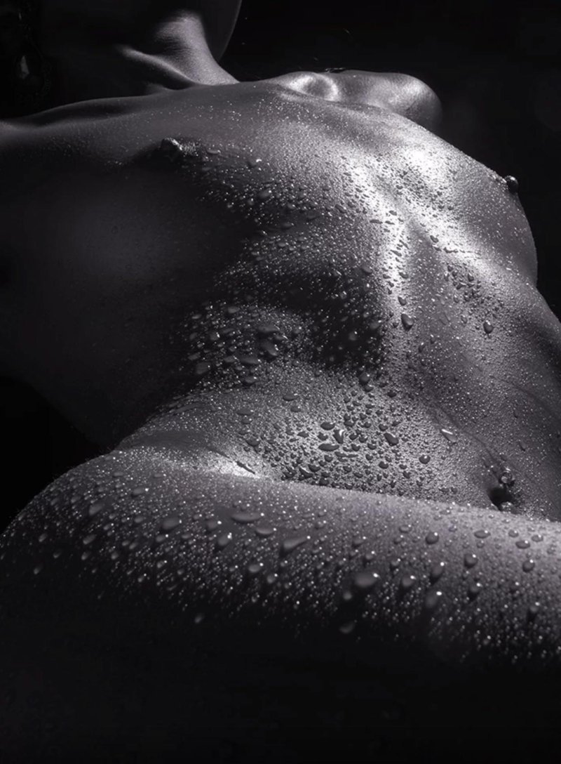 Erotic, Black white erotica, The body is feminine