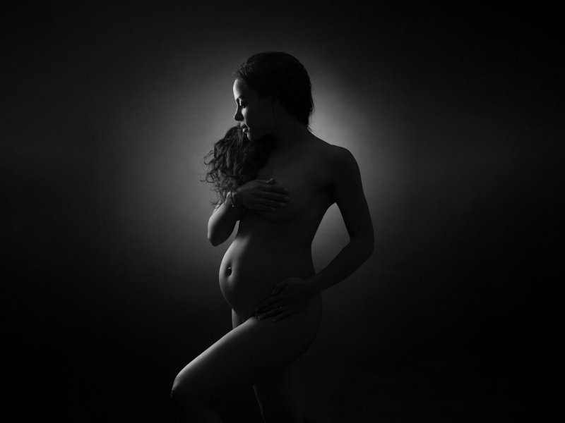 Daniel Delawane Pregnant Nude, Erotic photo shoot of a pregnant woman, Photo session of a naked pregnant woman