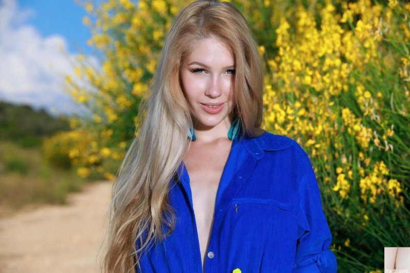 Genevieve Gandi Gandhi, Genevieve gandi, Marianna Merkulova Genevieve Gandi