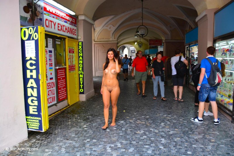 Walking naked along the street, There is naked along the street, It walked naked along the street