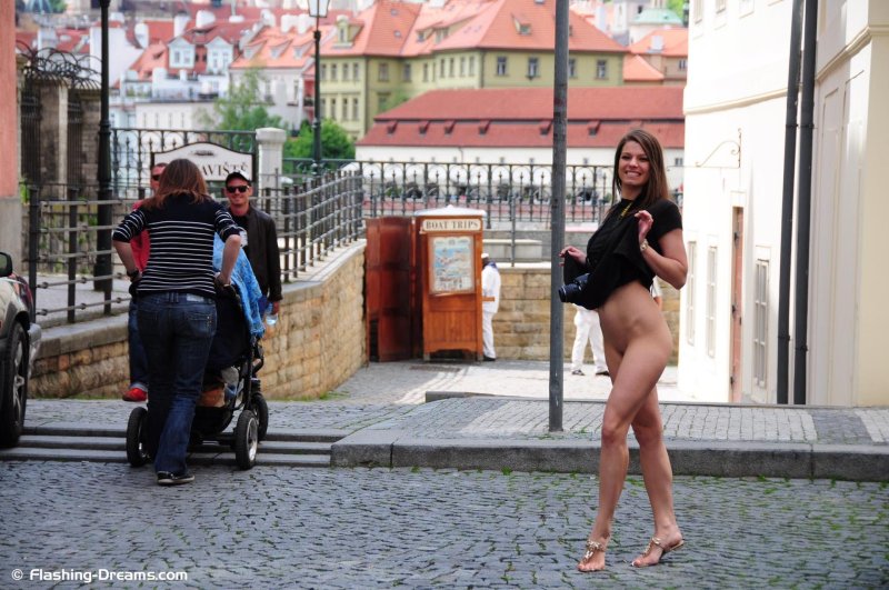 Walking naked along the street, It walked naked along the street, Walks naked on the street