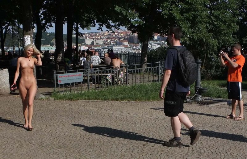 Professional exposure in public, Naked in public, Public expression
