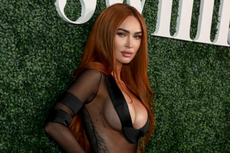 Megan Fox, Megan Fox Frank, Megan Fox Sports Illustrated