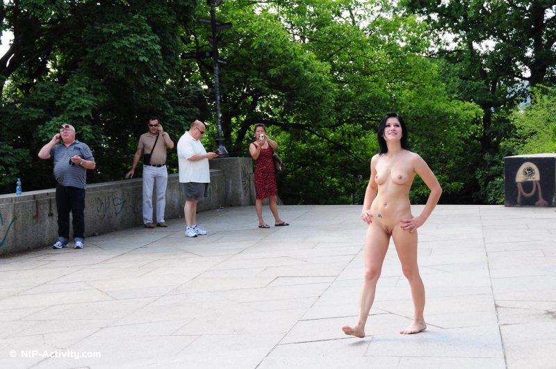 Exhibitionism in women, Exhibitionist Festival Naked, Naked women in public