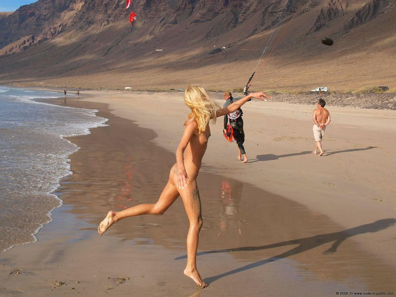 Beautiful nudist, Nudism, Girls on Issyk Kule naked