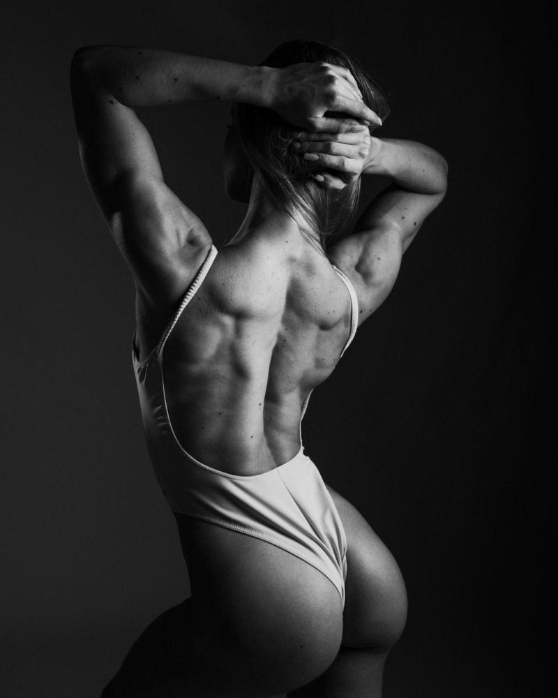 Female muscles, Bodybuilder girl, Bodybuilding girl