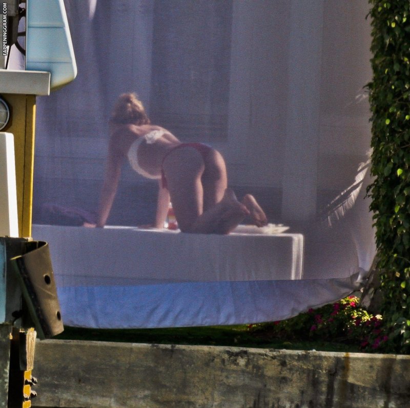 Ass Jennifer Eniston, Jennifer Eniston Pop, Shakira Erotic films