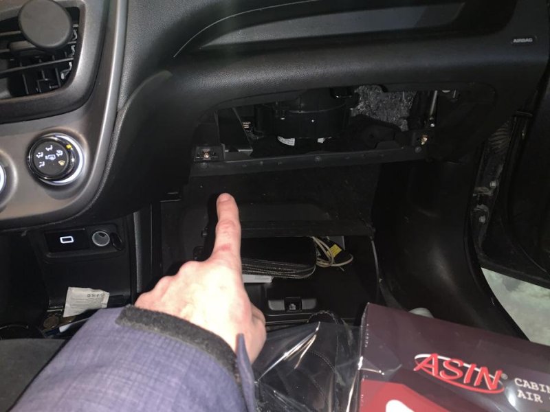 Kia Sportage, Salon filter Chevrolet Spark, Replacing the salon filter